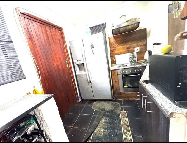 3 BEDROOM HOUSE FOR SALE IN NEWLANDS WEST